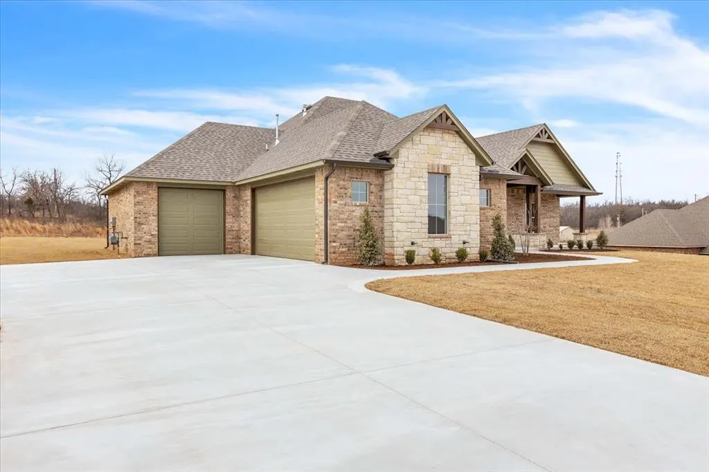 Photo 2 — 7617 Leoma Lane, Oklahoma City, OK 73150