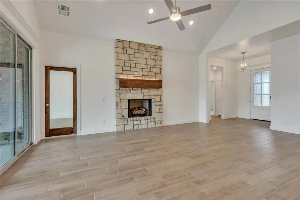 Photo 5 — 7617 Leoma Lane, Oklahoma City, OK 73150