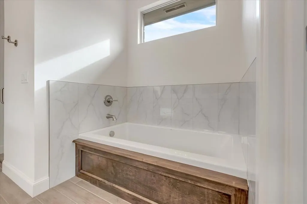 Photo 12 — 7617 Leoma Lane, Oklahoma City, OK 73150