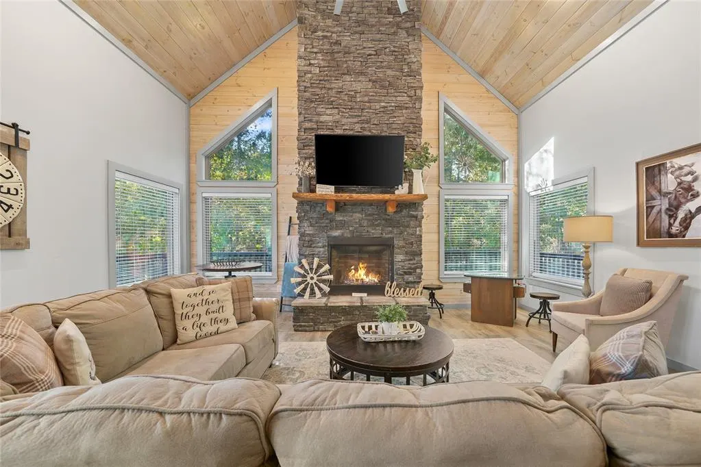 Photo 10 — 779 N Lukfata Trail Road, Broken Bow, OK 74728