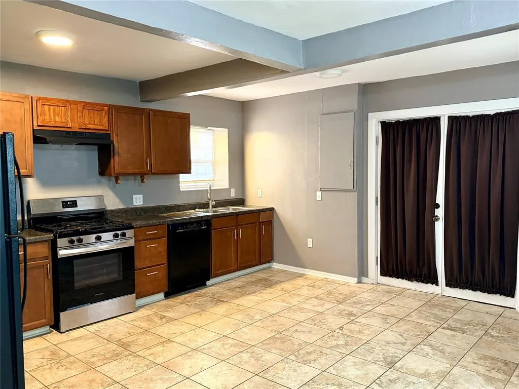 Photo 8 — 903 Jefferson Street, Seminole, OK 74868