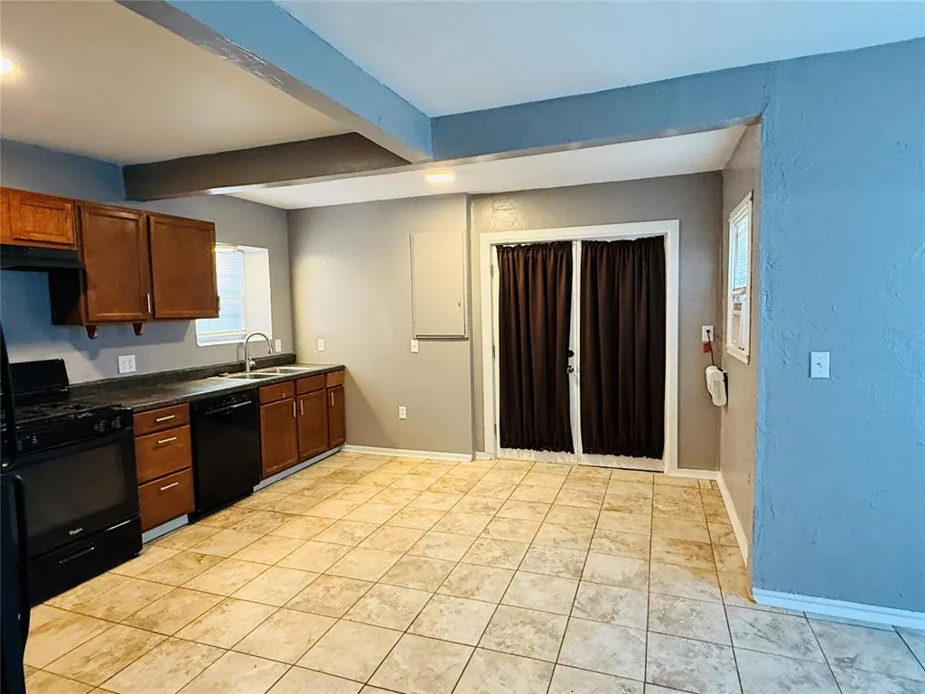 Photo 9 — 903 Jefferson Street, Seminole, OK 74868