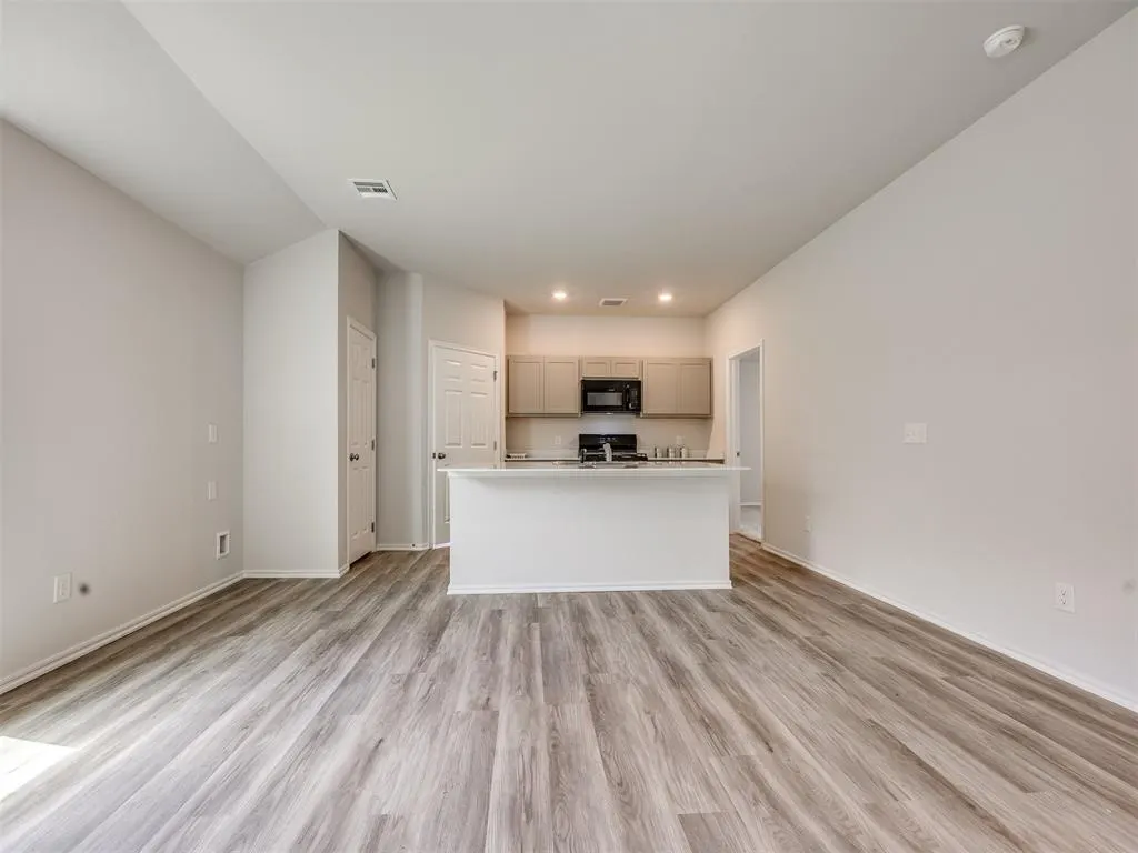 Photo 5 — 1750 SE 20th Street, Newcastle, OK 73065