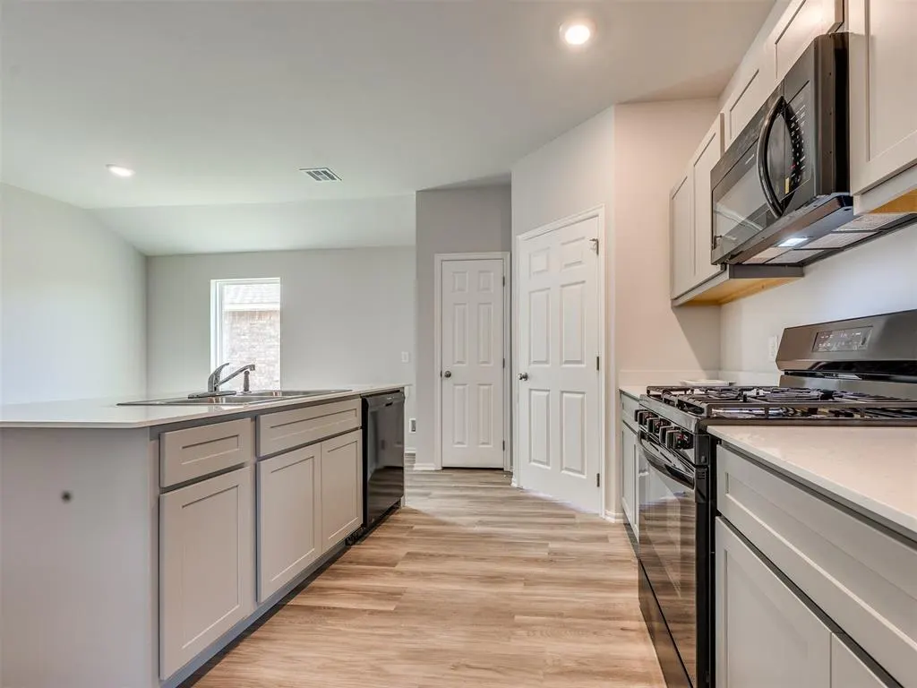 Photo 6 — 1750 SE 20th Street, Newcastle, OK 73065