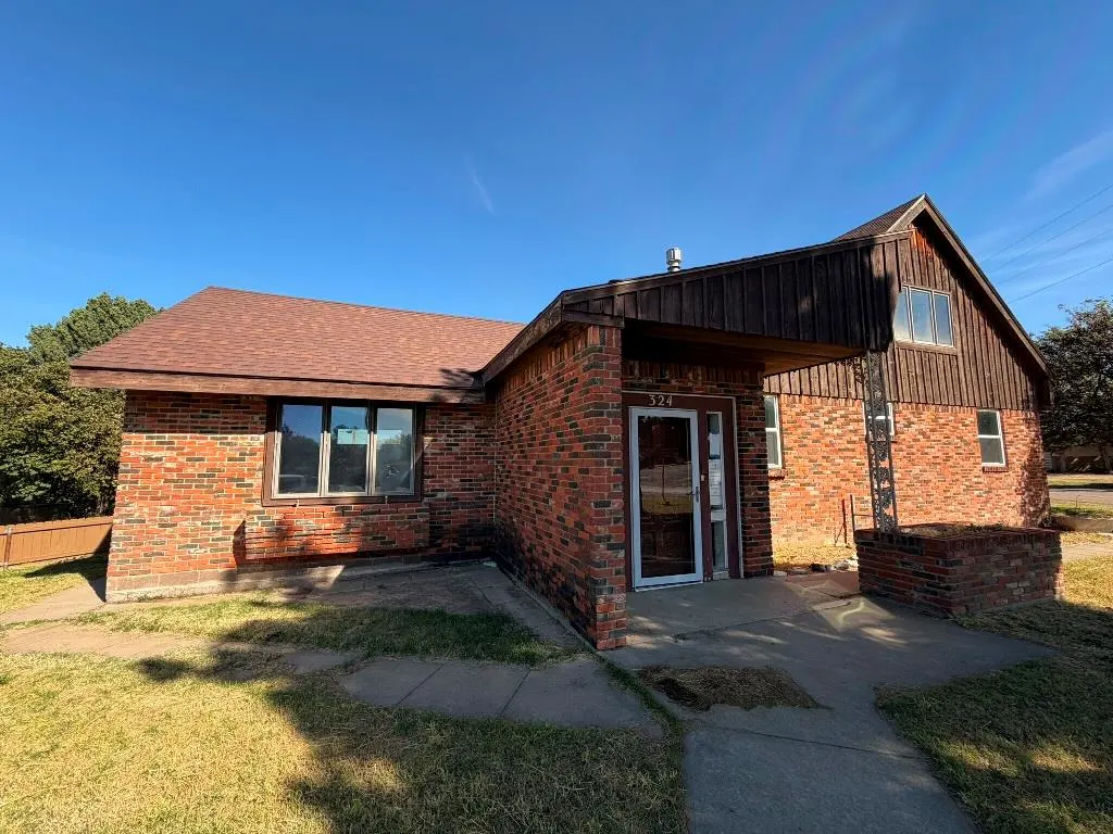 Photo 4 — 324 Avenue N, Beaver, OK 73932