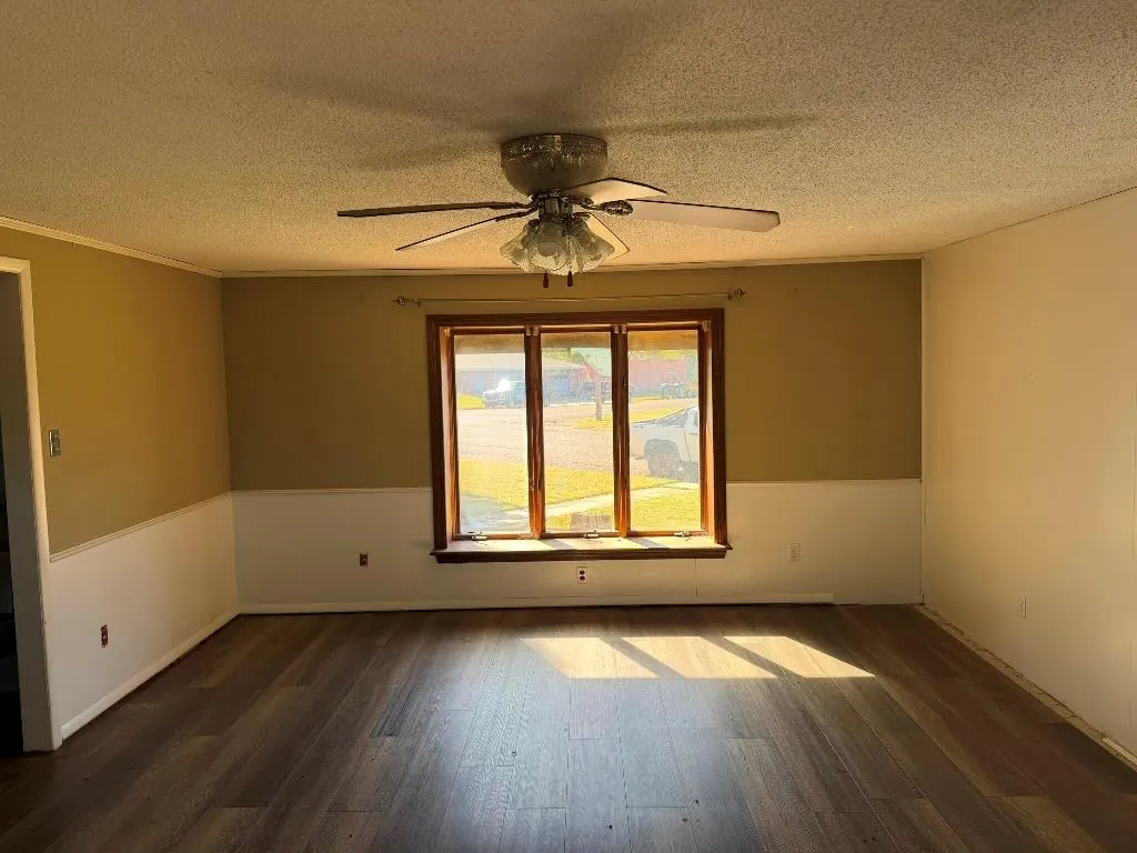 Photo 11 — 324 Avenue N, Beaver, OK 73932