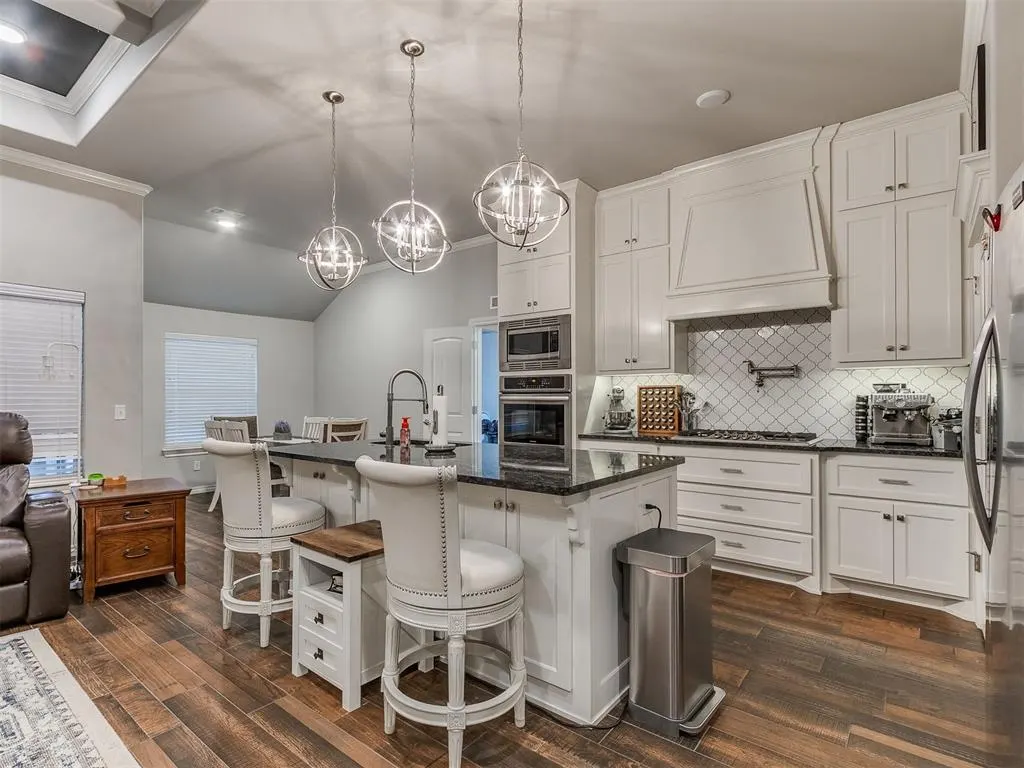 Photo 14 — 3904 Palisade Lane, Oklahoma City, OK 73179