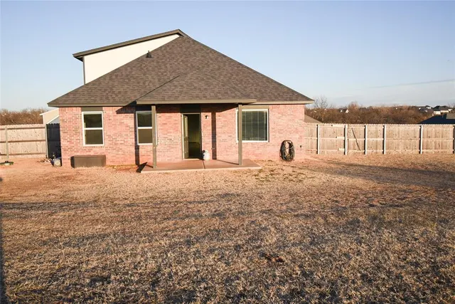 Photo 5 — 14375 Meadow Ridge Lane, Edmond, OK 73025