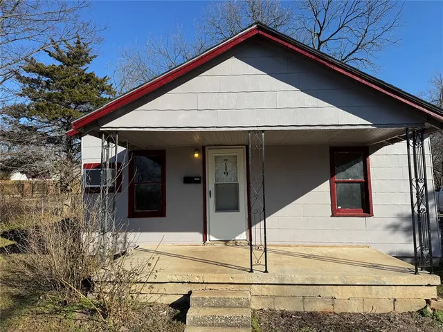 Photo 2 — 719 N Pennsylvania Avenue, Shawnee, OK 74801