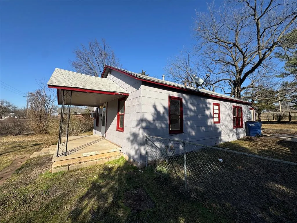 Photo 38 — 719 N Pennsylvania Avenue, Shawnee, OK 74801