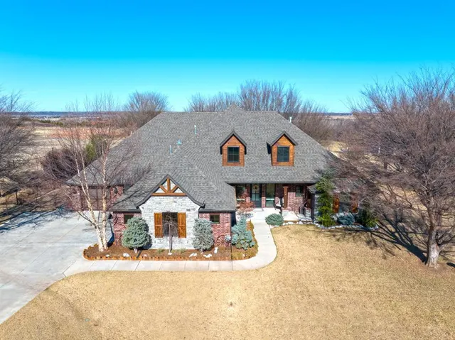 Photo 2 — 2111 NW 37th Street, Newcastle, OK 73065