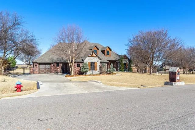 Photo 3 — 2111 NW 37th Street, Newcastle, OK 73065