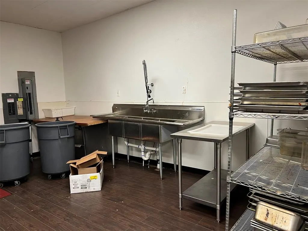 Photo 4 — 106 W Oklahoma Avenue, Guthrie, OK 73044