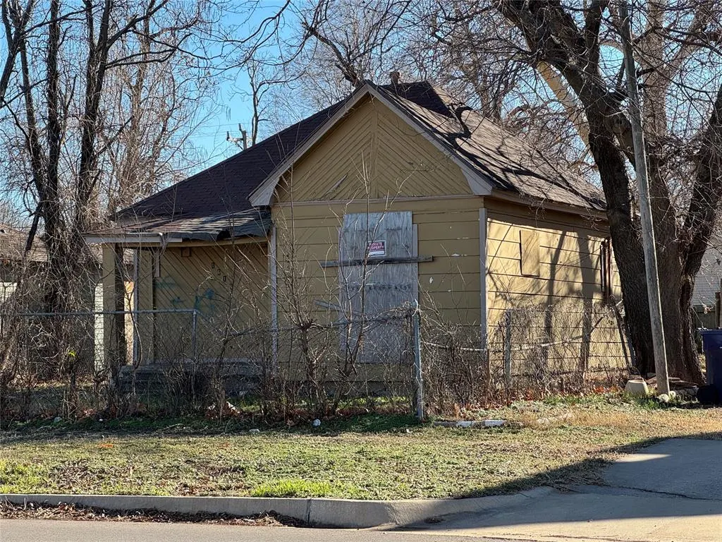 Photo 2 — 1618 NW 3rd Street, Oklahoma City, OK 73106
