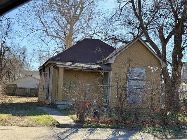 Photo 4 — 1618 NW 3rd Street, Oklahoma City, OK 73106