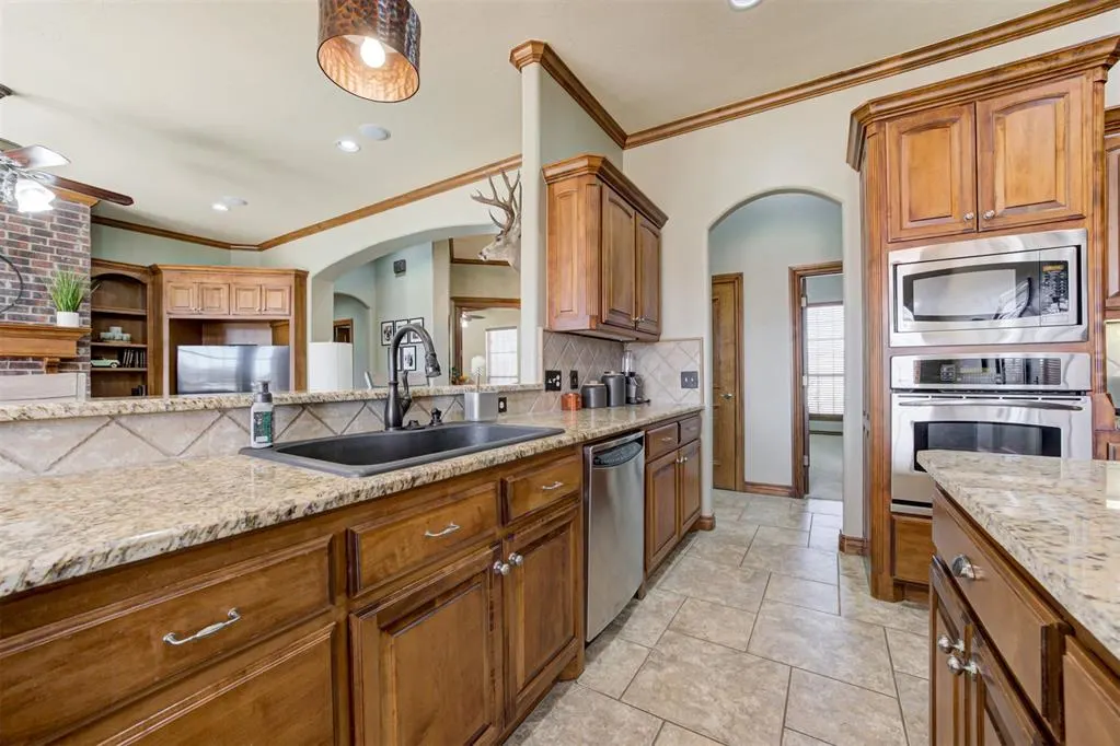 Photo 9 — 8108 Redhawk Lane, Edmond, OK 73034