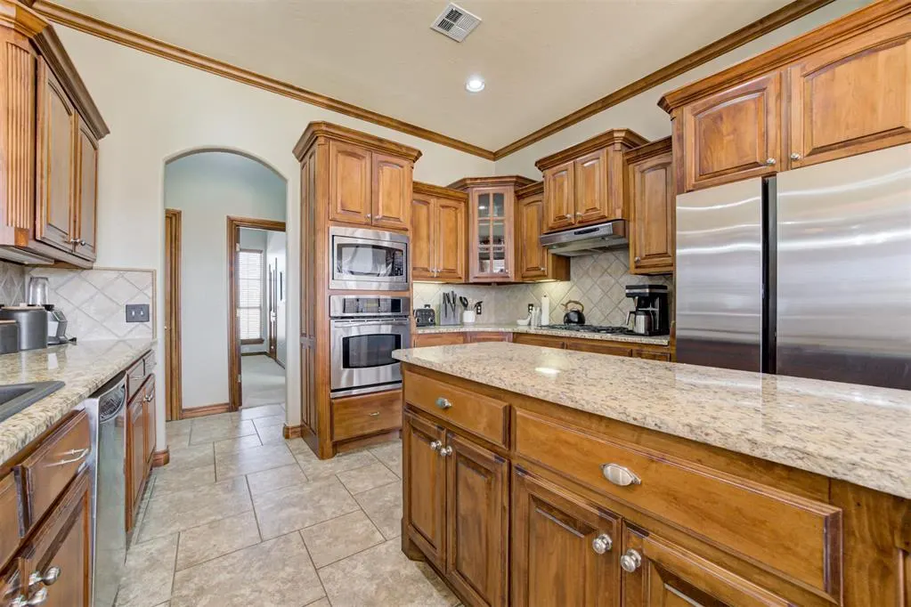 Photo 10 — 8108 Redhawk Lane, Edmond, OK 73034
