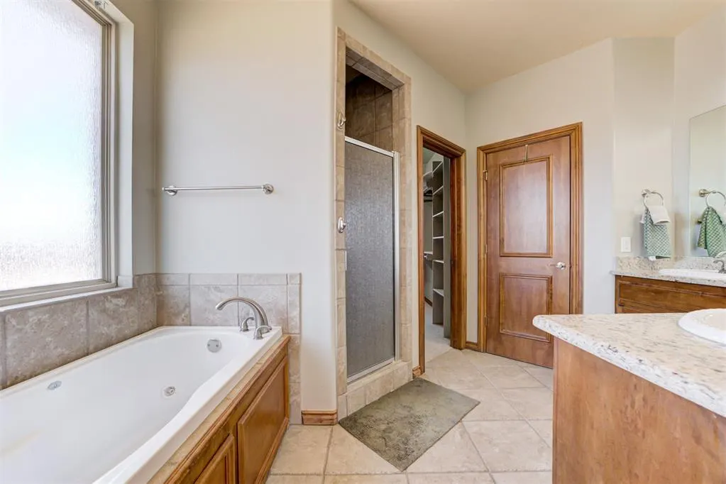 Photo 17 — 8108 Redhawk Lane, Edmond, OK 73034