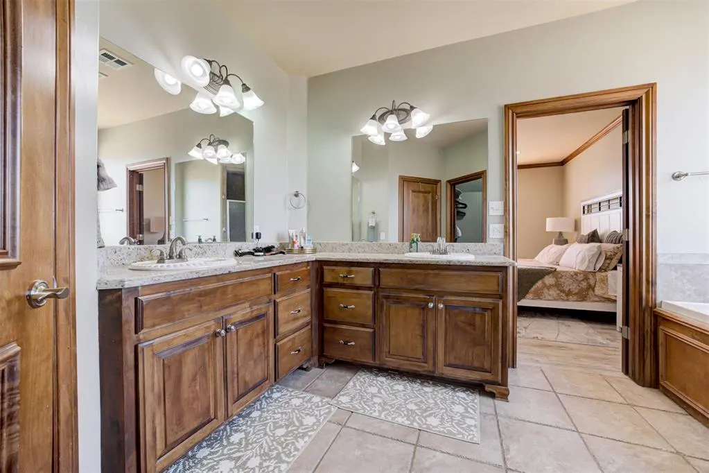 Photo 18 — 8108 Redhawk Lane, Edmond, OK 73034