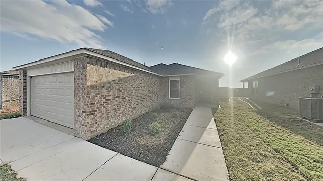 Photo 2 — 4325 Umbria Road, Oklahoma City, OK 73179
