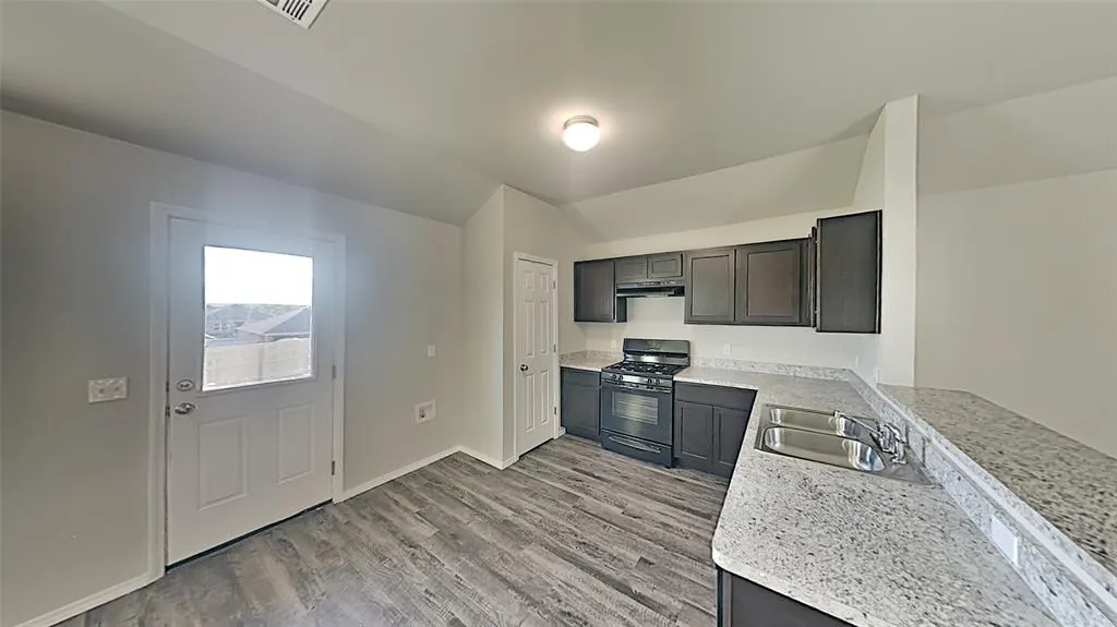 Photo 6 — 4325 Umbria Road, Oklahoma City, OK 73179