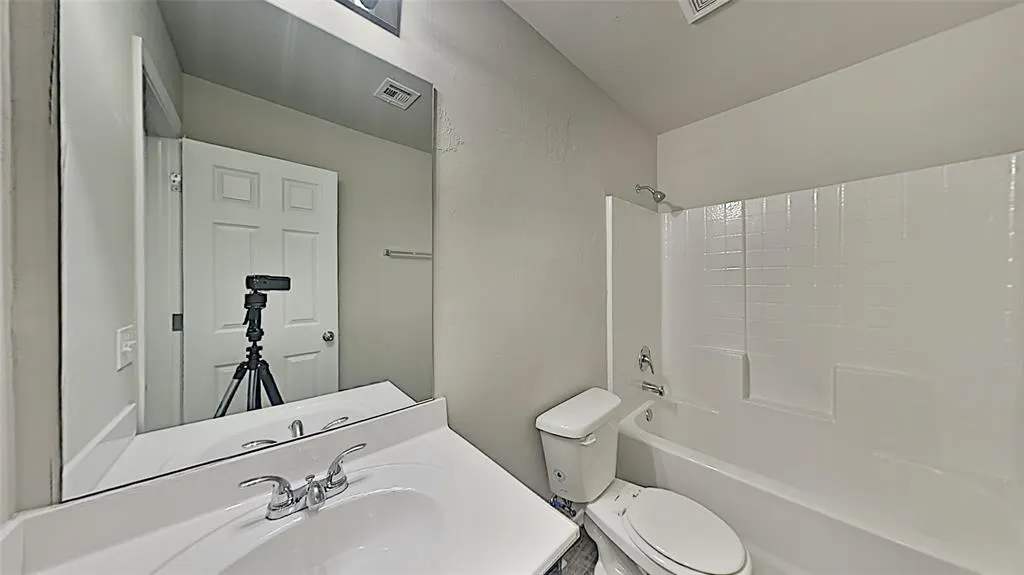 Photo 13 — 4325 Umbria Road, Oklahoma City, OK 73179