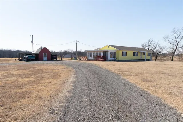 Photo 2 — 30716 E County Road 1650, Elmore City, OK 73433