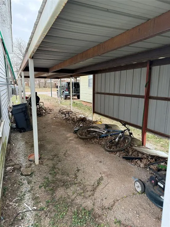 Photo 8 — 512 S Loy Street, Meeker, OK 74855