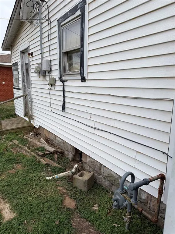 Photo 10 — 512 S Loy Street, Meeker, OK 74855