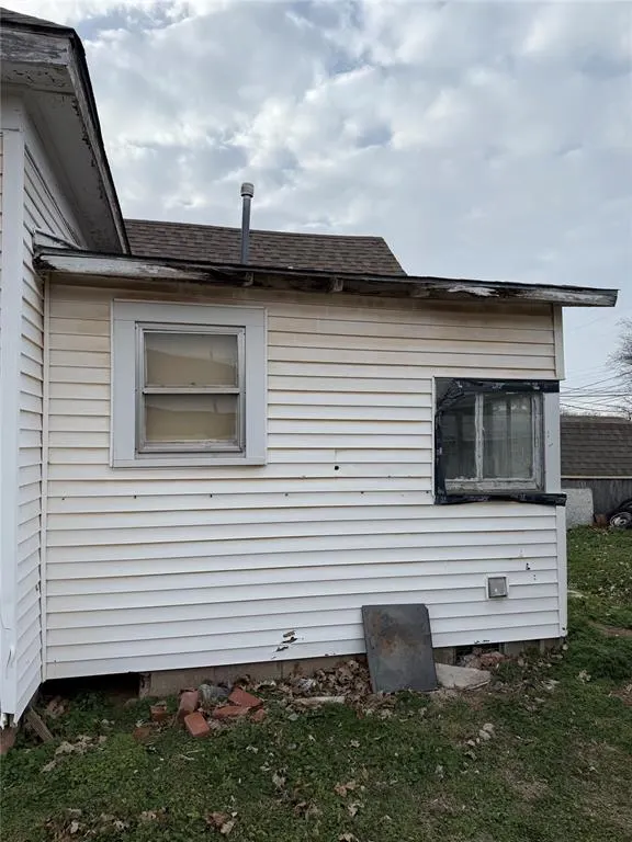 Photo 12 — 512 S Loy Street, Meeker, OK 74855