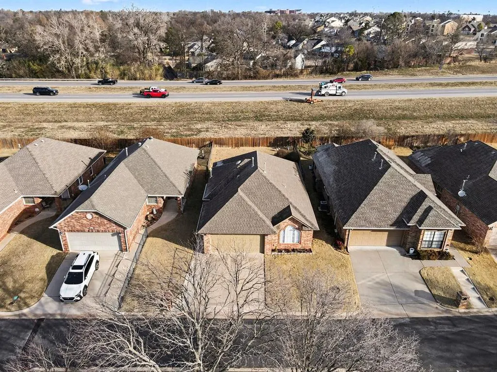 Photo 2 — 913 Heather Glen Terrace, Norman, OK 73072