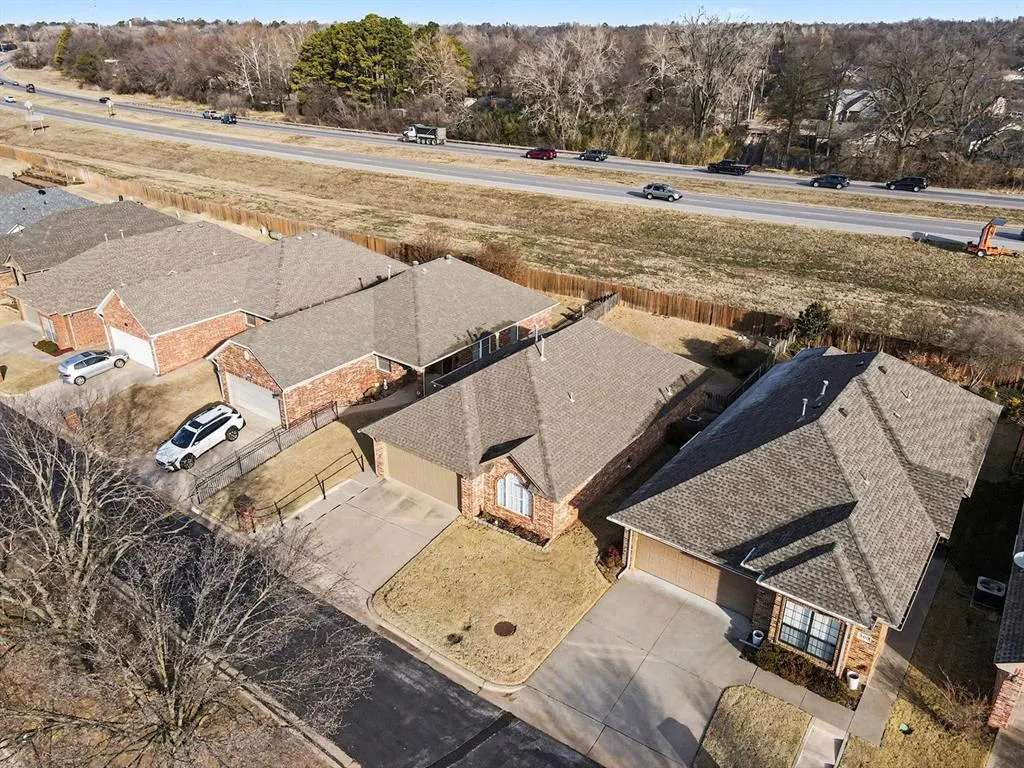Photo 4 — 913 Heather Glen Terrace, Norman, OK 73072