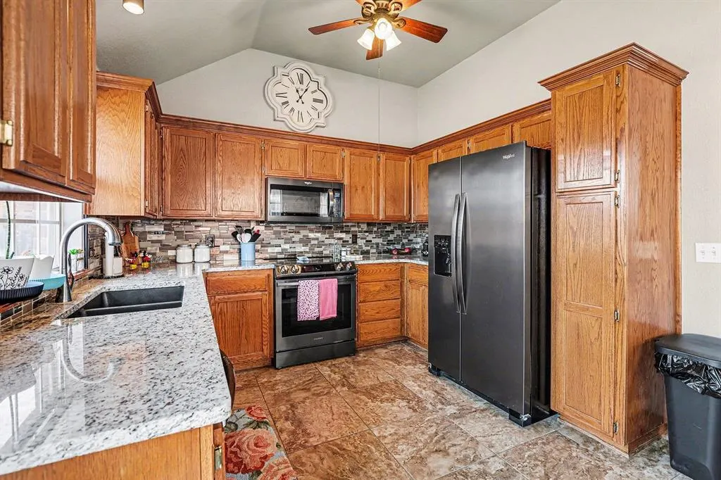 Photo 10 — 913 Heather Glen Terrace, Norman, OK 73072