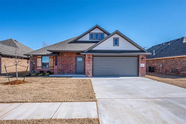 Photo 2 — 1916 Meadow Brook Road, Yukon, OK 73099