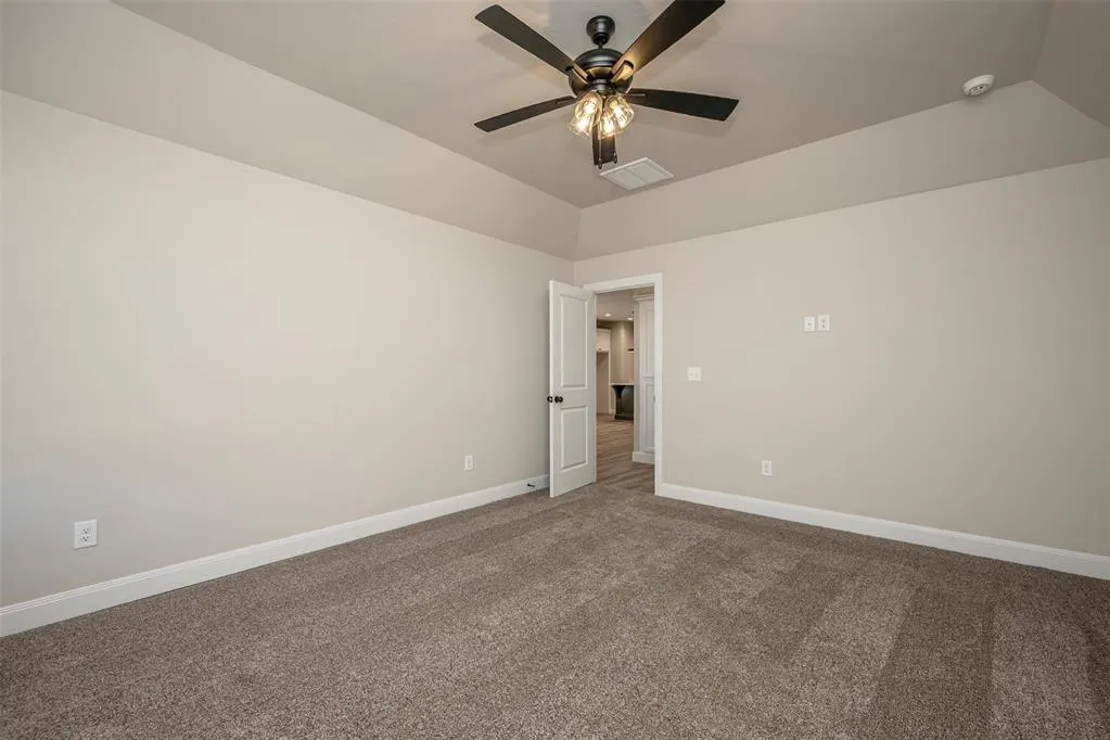Photo 11 — 1916 Meadow Brook Road, Yukon, OK 73099