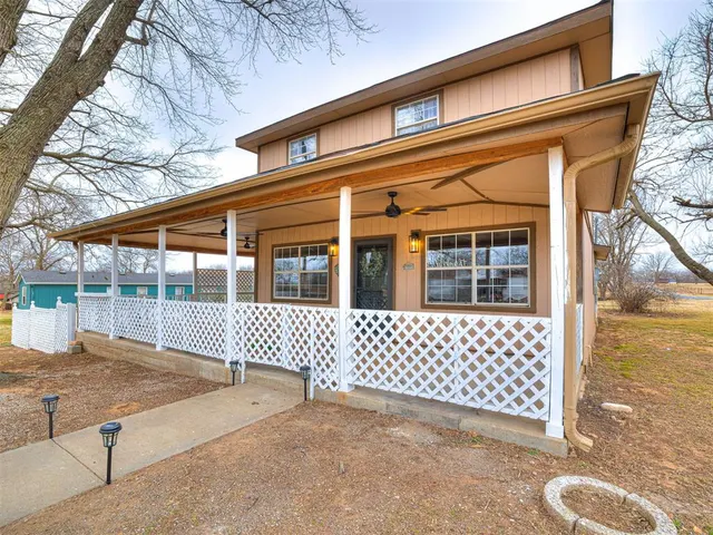 Photo 3 — 840879 S 2nd Street, Stroud, OK 74079