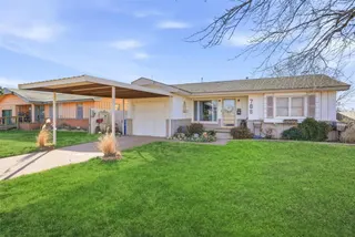 Sold home at 708 W 12th Street