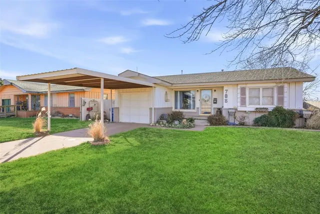 Front exterior — 708 W 12th Street, Cordell, OK 73632