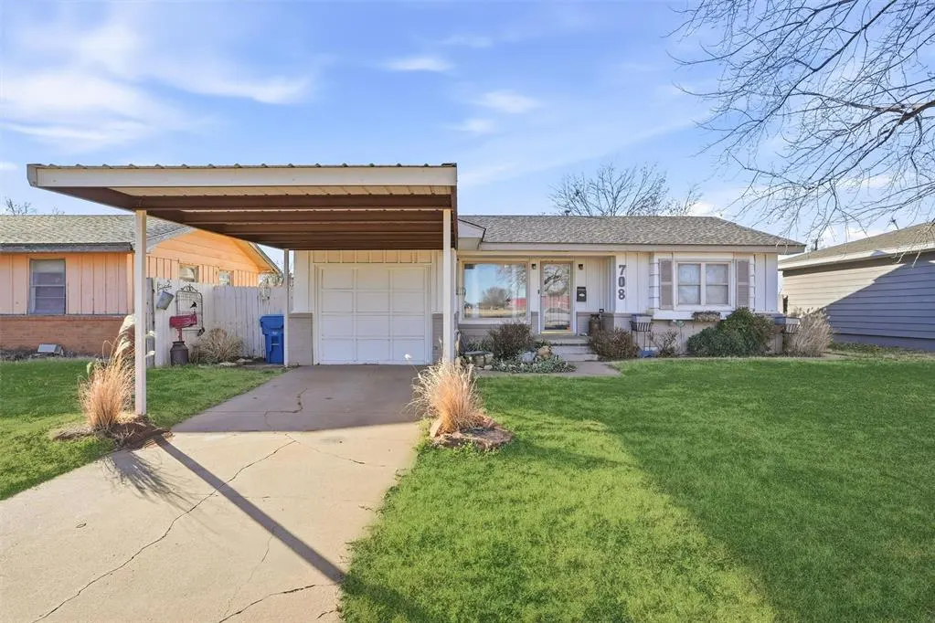 Photo 2 — 708 W 12th Street, Cordell, OK 73632