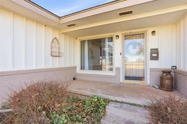Photo 4 — 708 W 12th Street, Cordell, OK 73632