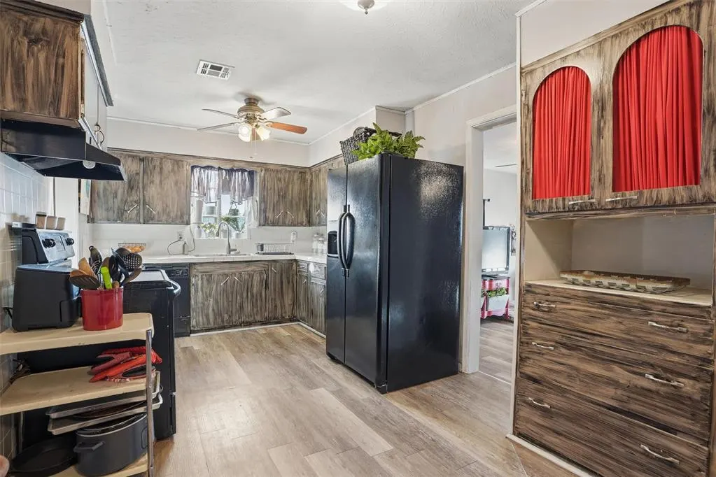 Photo 11 — 708 W 12th Street, Cordell, OK 73632