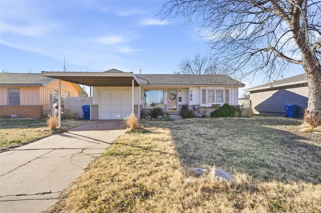 Photo 32 — 708 W 12th Street, Cordell, OK 73632