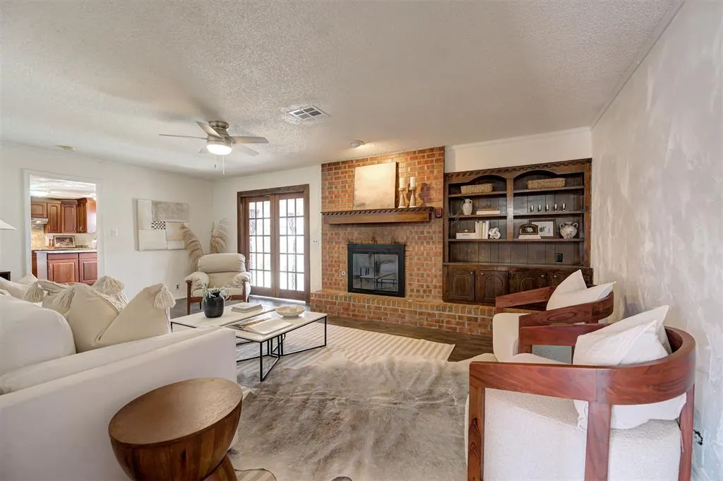 Photo 5 — 8037 Willow Creek Boulevard, Oklahoma City, OK 73162