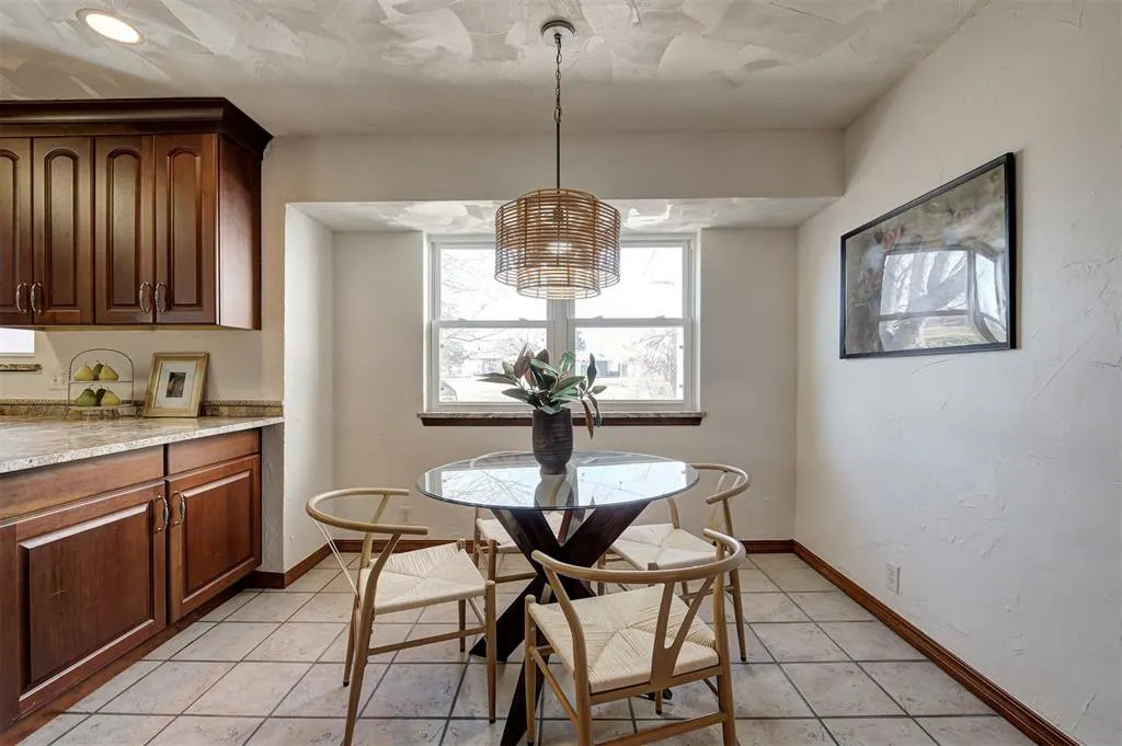 Photo 18 — 8037 Willow Creek Boulevard, Oklahoma City, OK 73162