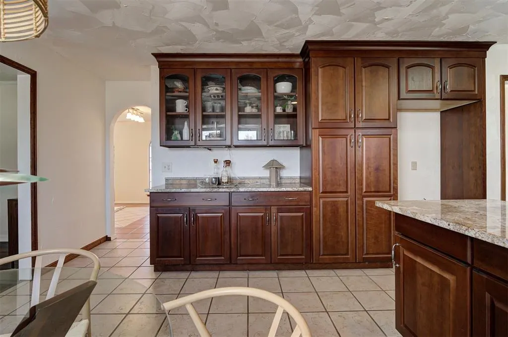 Photo 19 — 8037 Willow Creek Boulevard, Oklahoma City, OK 73162