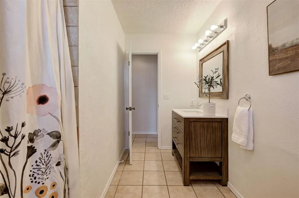 Photo 34 — 8037 Willow Creek Boulevard, Oklahoma City, OK 73162