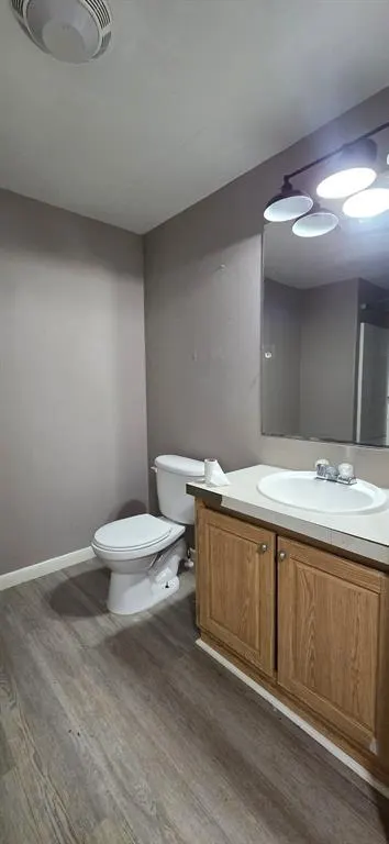 Photo 10 — 224 W 10th Street, Holdenville, OK 74848