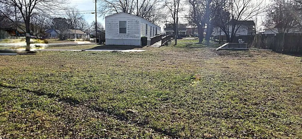 Photo 18 — 224 W 10th Street, Holdenville, OK 74848
