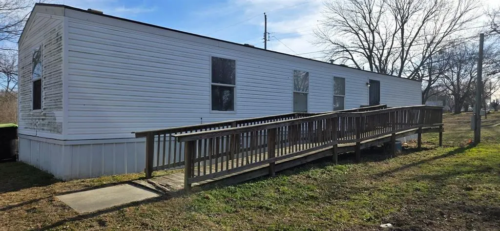 Photo 19 — 224 W 10th Street, Holdenville, OK 74848