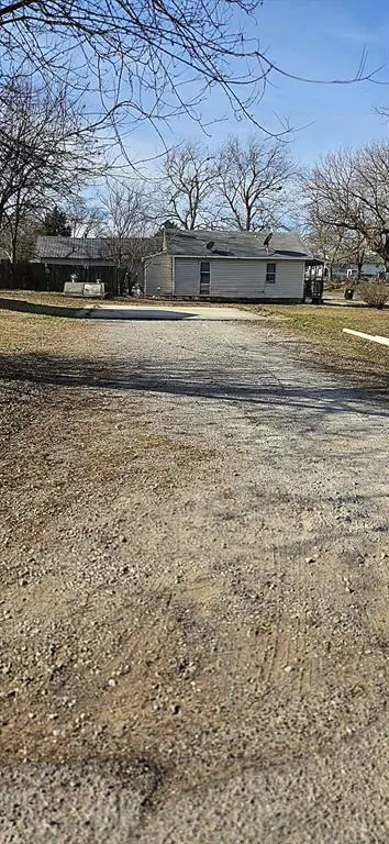 Photo 21 — 224 W 10th Street, Holdenville, OK 74848